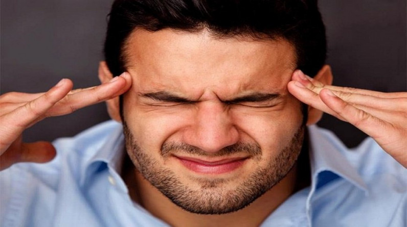 لماذا نصاب بالصداع بعد الإفطار في شهر رمضان؟!