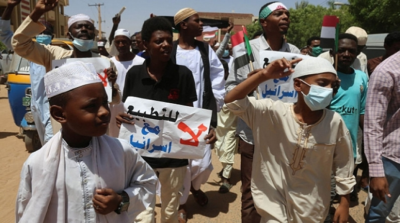 نضال محمد وتد يكتب: أكاذيب التطبيع العربية والإسرائيلية